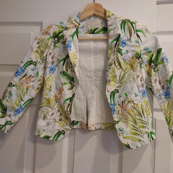 6/7 stunning Zara tropical flower blazer - Picture 1 of 7